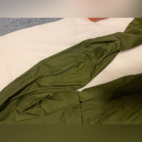 Nike Essential Running Jacket packable - Picture 9 of 15